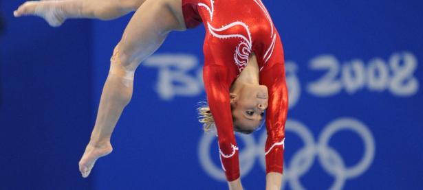 IM电竞游戏-赛道上的绝对主宰，拉塞尔统治全场，索伯轻取哈斯背后的战术革命