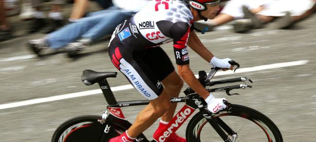 IM电竞投注平台-逆袭之夜，勒沃库森翻盘克罗地亚，范戴克如何统治全场？