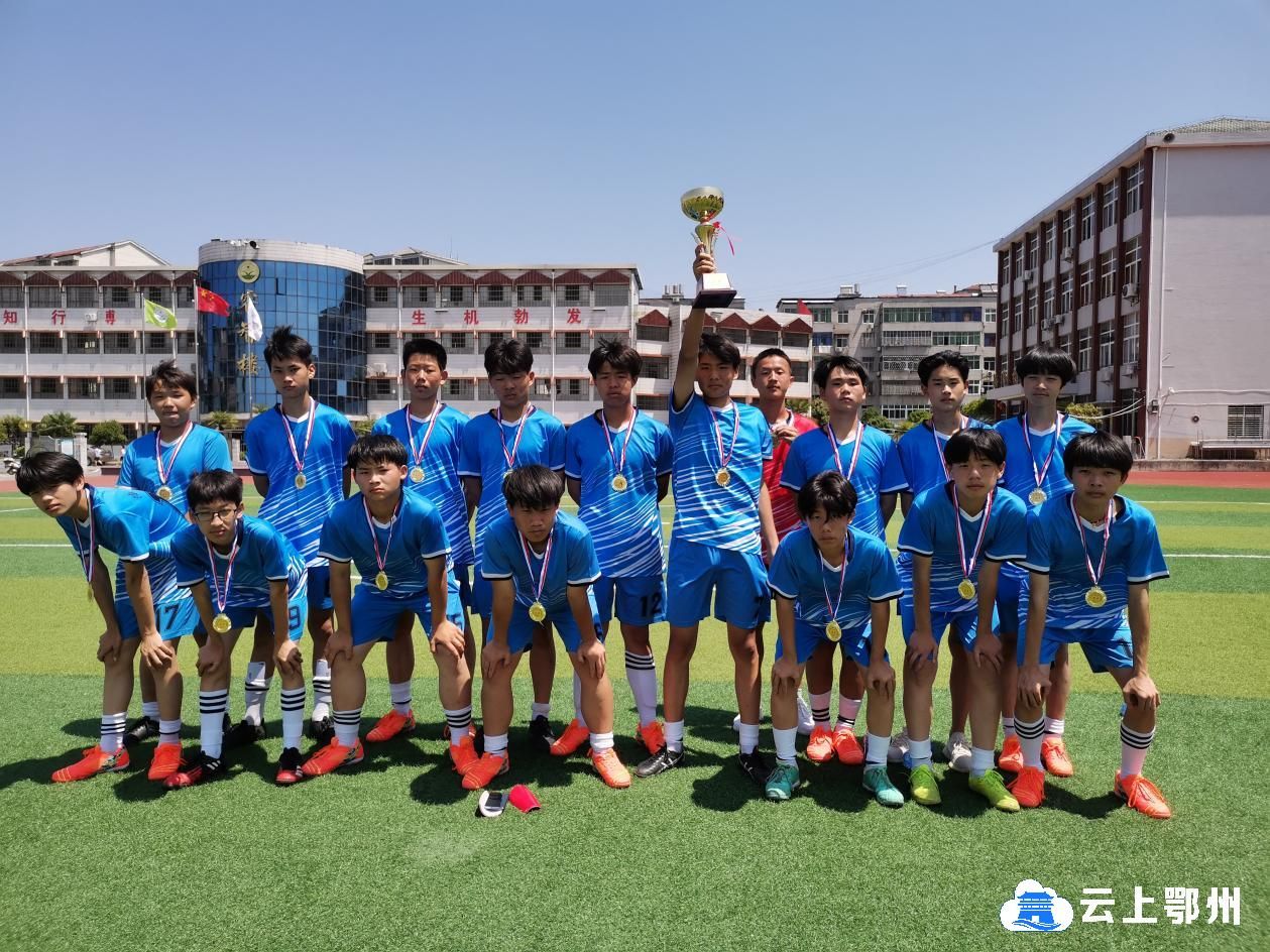 欧战第一轮揭开序幕,赛场激情飞扬 欧战第一轮揭开序幕,赛场激情飞扬