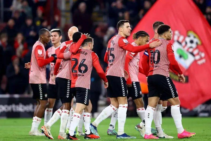 关于南安普顿客场不敌西汉姆，保级形势严峻的信息