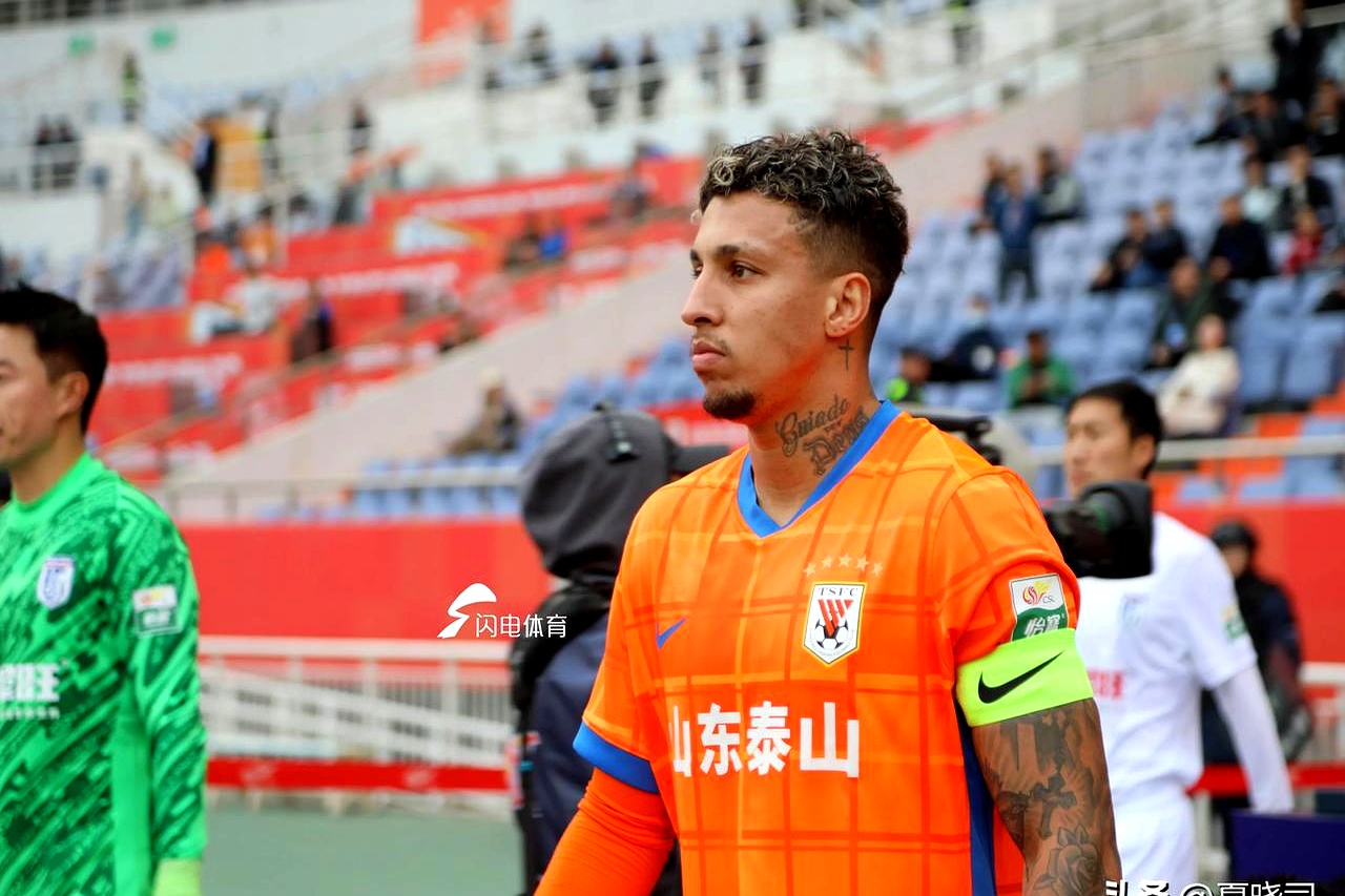 瑟堡队在最新一场比赛中取得令人满意的表现