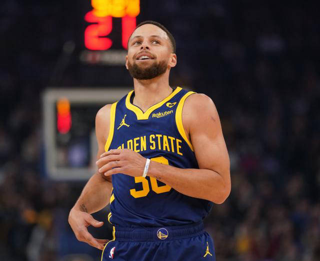 包含NBA球员精彩表现备受瞩目，实力得到认可的词条