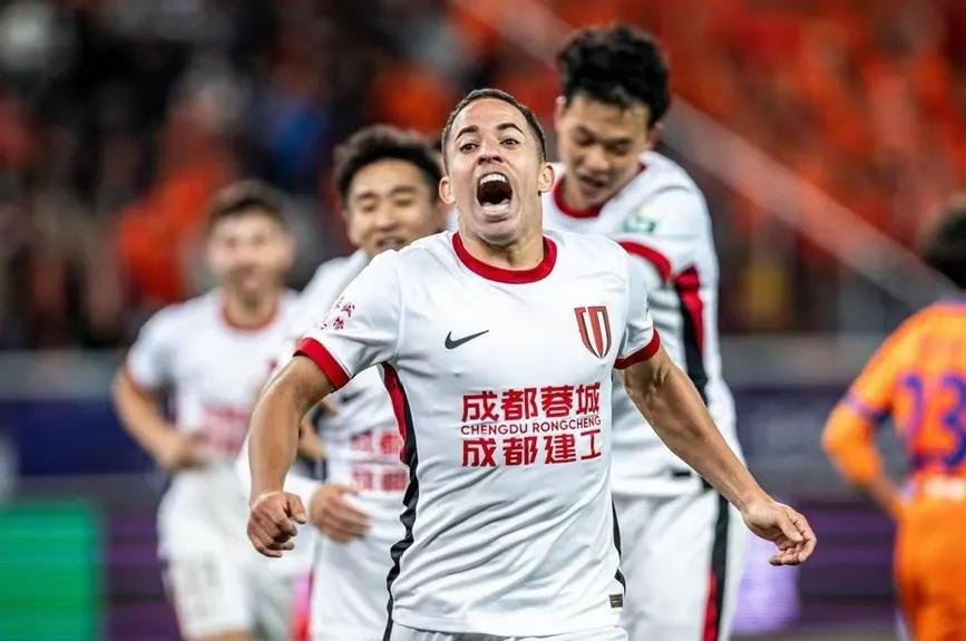 中超强强对话,球员技艺展现风采无限的简单介绍 中超强强对话,球员技艺展现风采无限的简单介绍