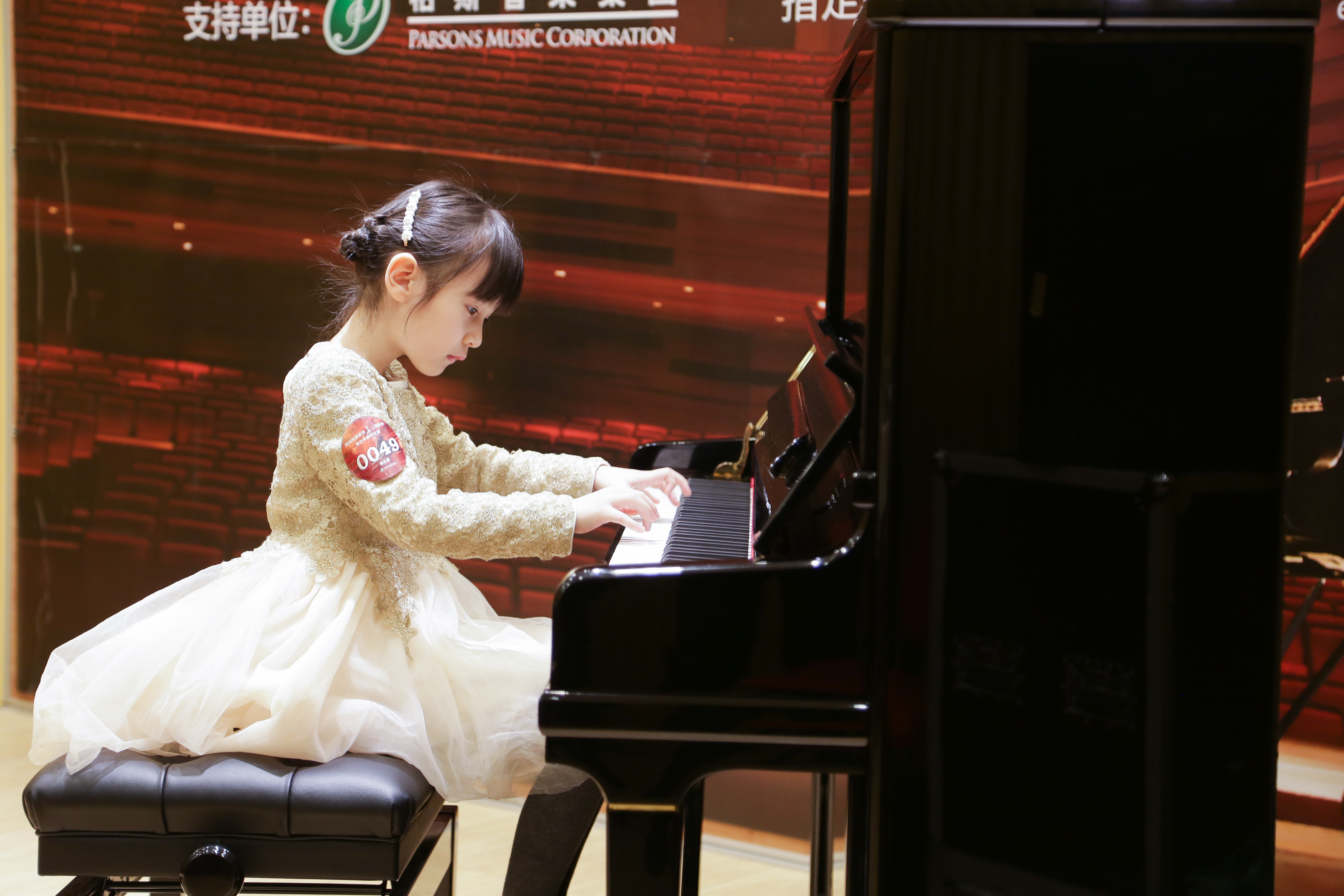 欧洲联赛选手风采展露,技艺精湛观众惊叹的简单介绍 欧洲联赛选手风采展露,技艺精湛观众惊叹的简单介绍