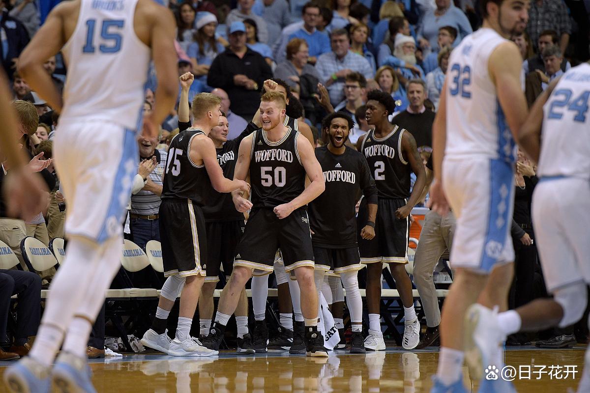 快船队多点开花,战胜了强大的对手 快船队多点开花,战胜了强大的对手