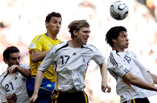 德国队再次战胜对手，稳固小组第一位置的简单介绍