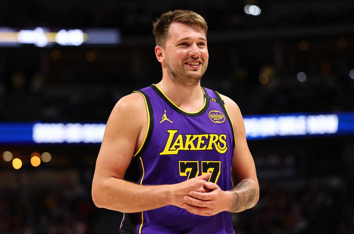 关于步行者力克广东队,东契奇统治全场的信息 关于步行者力克广东队,东契奇统治全场的信息