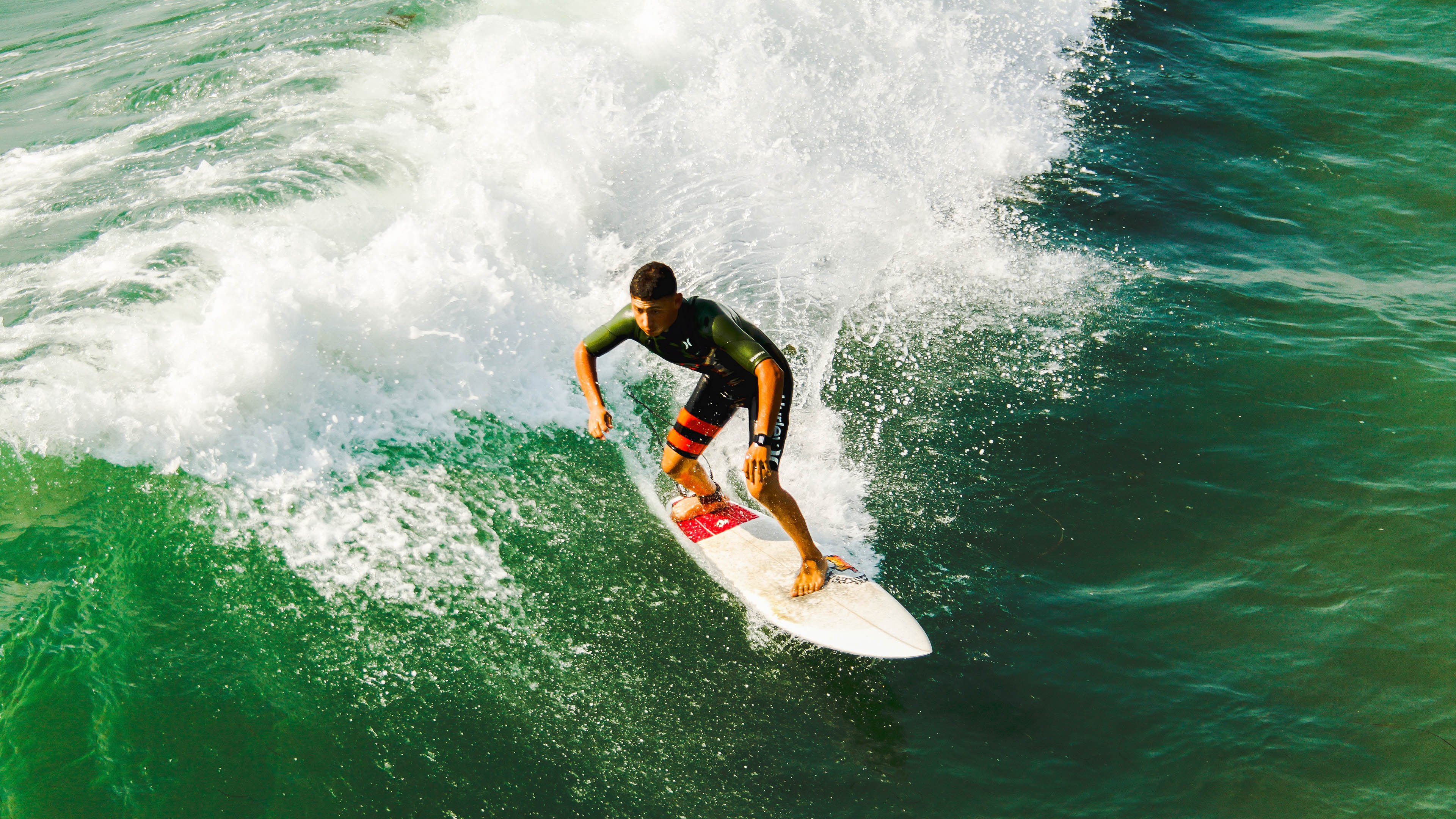 袖珍王国，巨人舞台，当坎特在摩纳哥的聚光灯下为曼城起舞